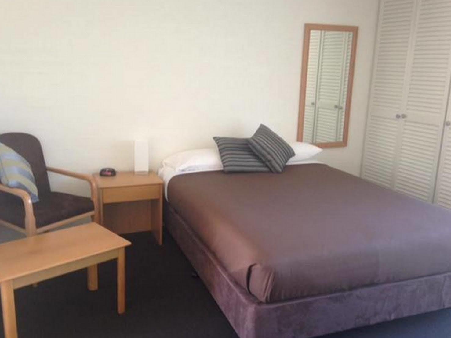 Bathurst Studio Apartments מראה חיצוני תמונה